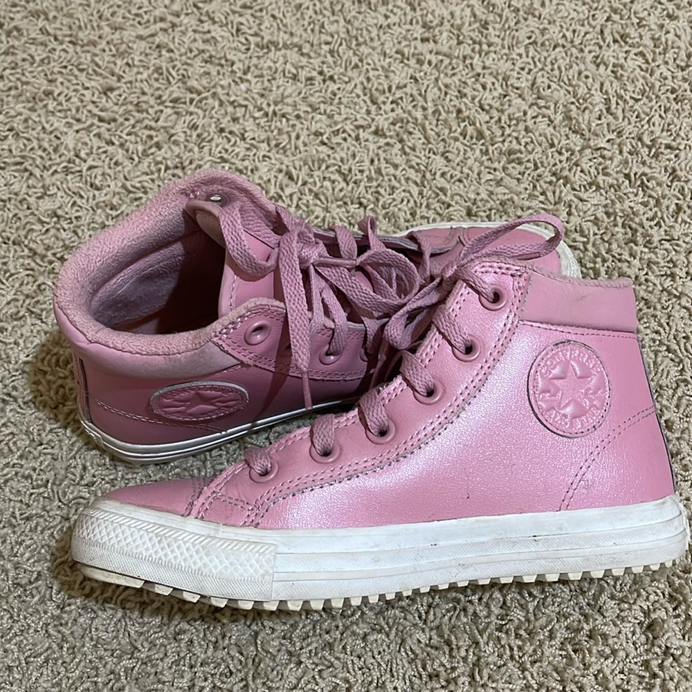 pretty worn converse all pink